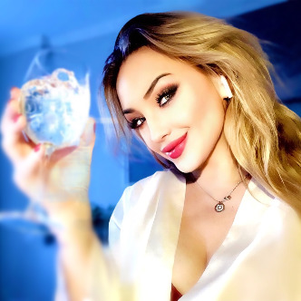 Webcam Chat with MonAmourXXX